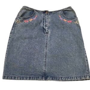 Christopher and Banks Embroidered Denim Jean Shirt Women's Size 10 Lightwash Spr